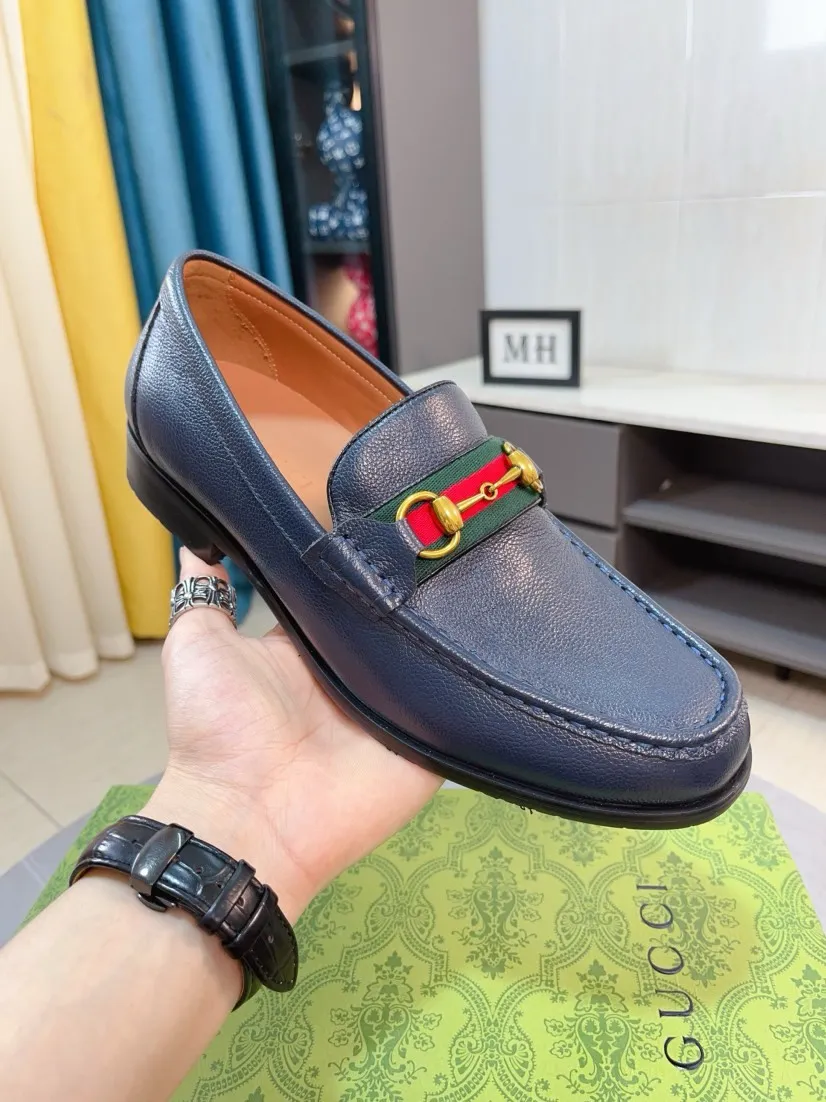 Men's shoes 💰500🌹🌹Niuli [GUCCI Gucci] A new style of formal men's leather shoes is coming~ The original quality upper is made of patent leather imported from Italy, the leather is soft and delicate, comfortable and soft first-layer cowhide lining, rubber wear-resistant outsole, the shoe shape is dignified and domineering, and the luxury charm cannot be concealed! The natural and free nouveau riche leads the trend. Code number: 38-44